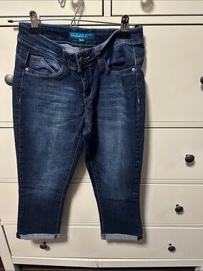 YMI - Women’s Dark Blue Stretch Denim Capris Jeans